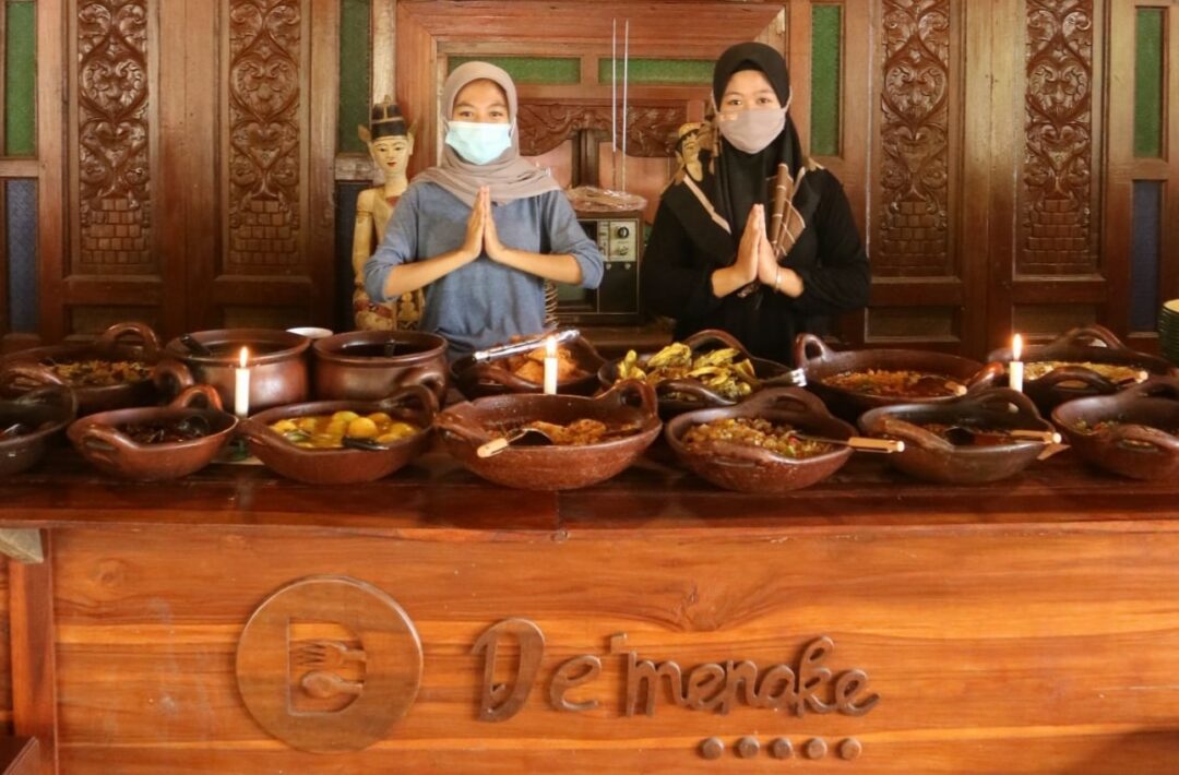 Warung Makan Khas Jawa Dewina: Tempat Makan Favorit di Jantung Cilacap